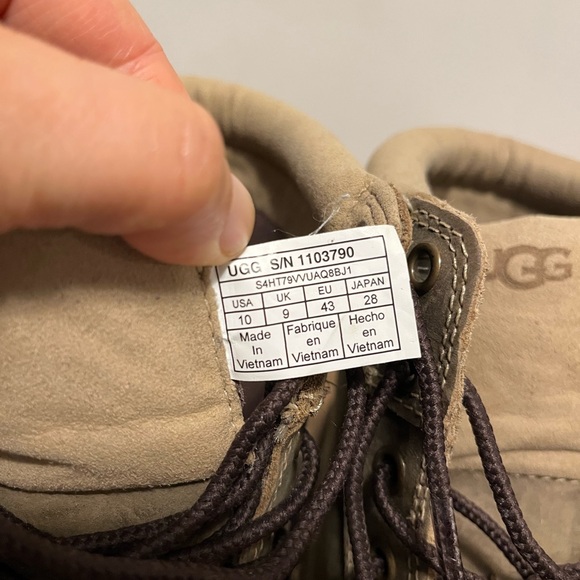 Ugg men’s lace up boot. US size 10 - Picture 6 of 6